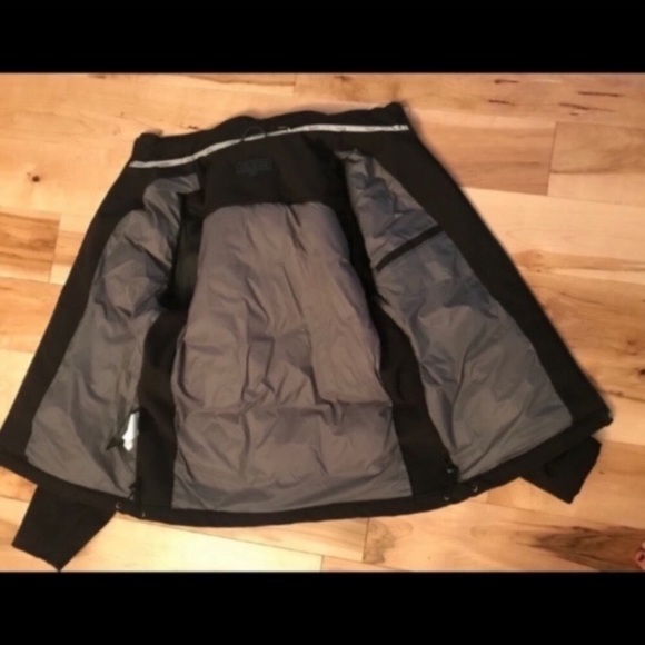 Guess Jacket - Picture 10 of 10